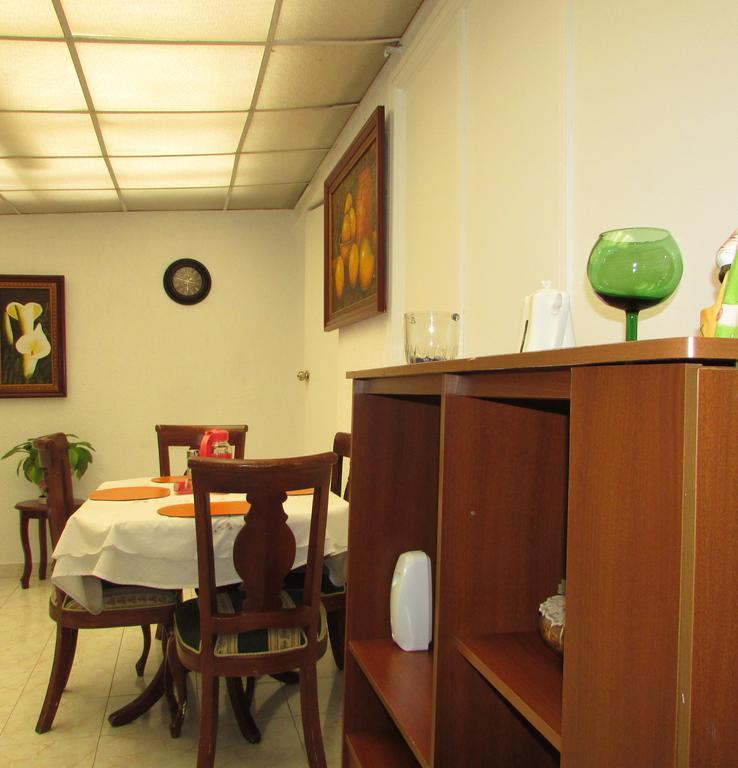 Casa De Huespedes Shalom Victoria Affittacamere Bogotá Esterno foto