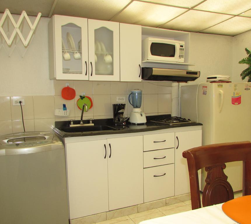 Casa De Huespedes Shalom Victoria Affittacamere Bogotá Esterno foto